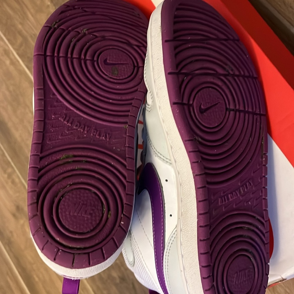 Nike White and Purple Kids' Sneakers - Picture 4 of 6